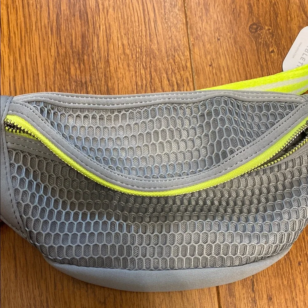 Fabletics Retro Pack - Picture 6 of 6